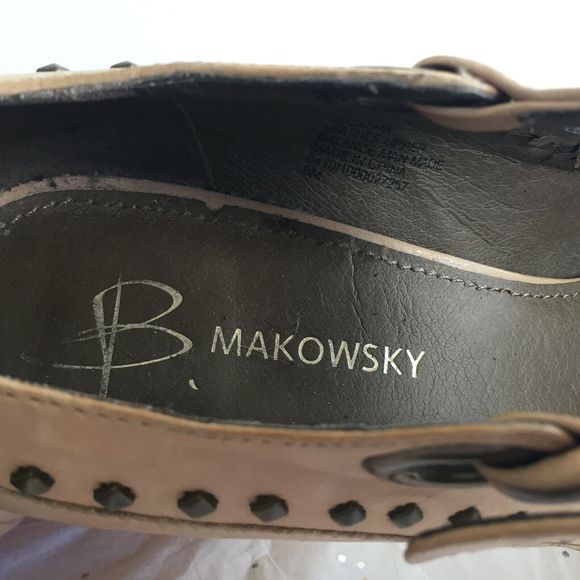 B Makowsky Tan Leather Studded Mary Jane Pump Heels -Size 8 Sasha Round Toe Y2K - Picture 11 of 11
